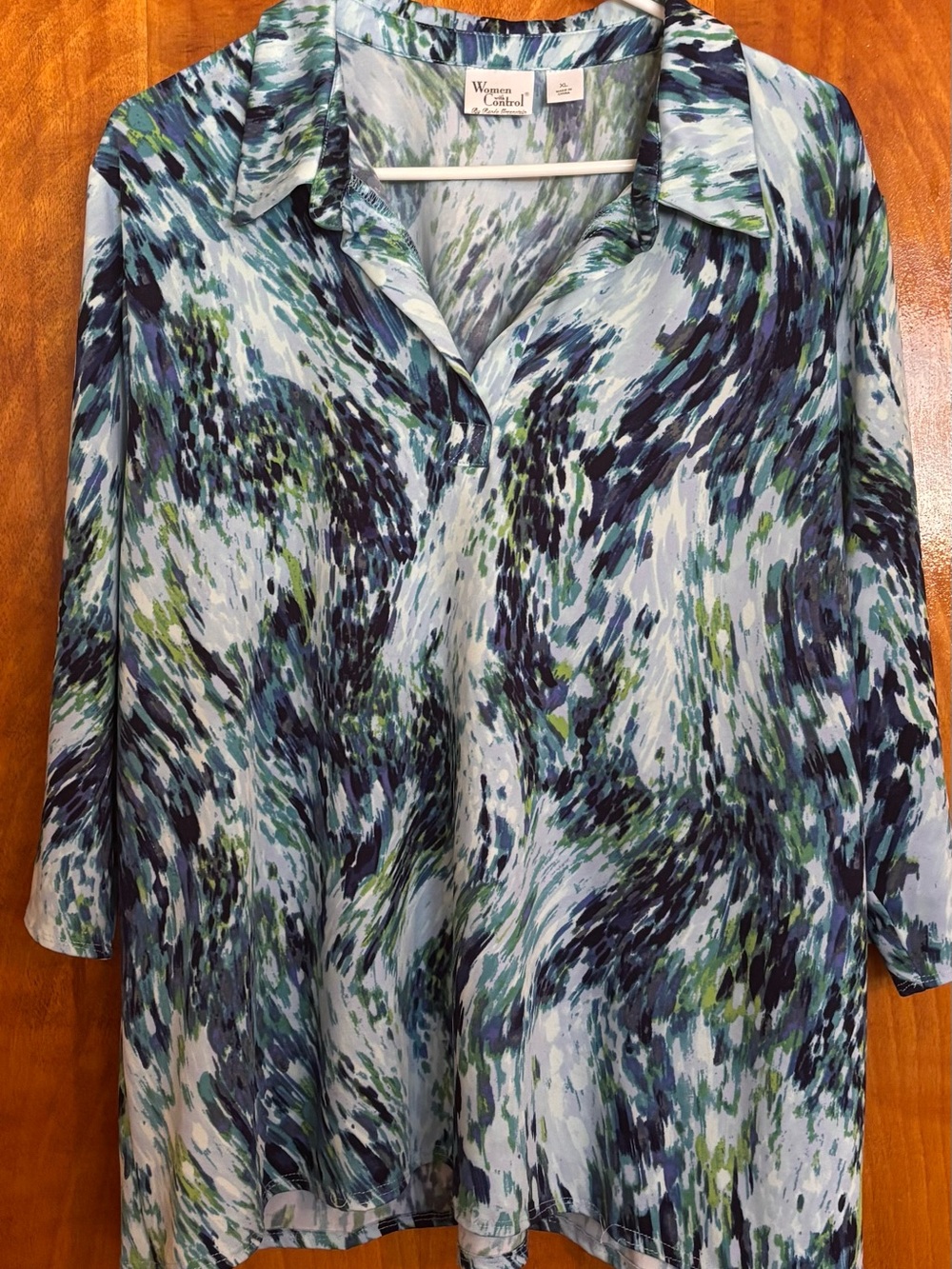 Woman Control XL
Blue & Green Abstract Print Tunic Top